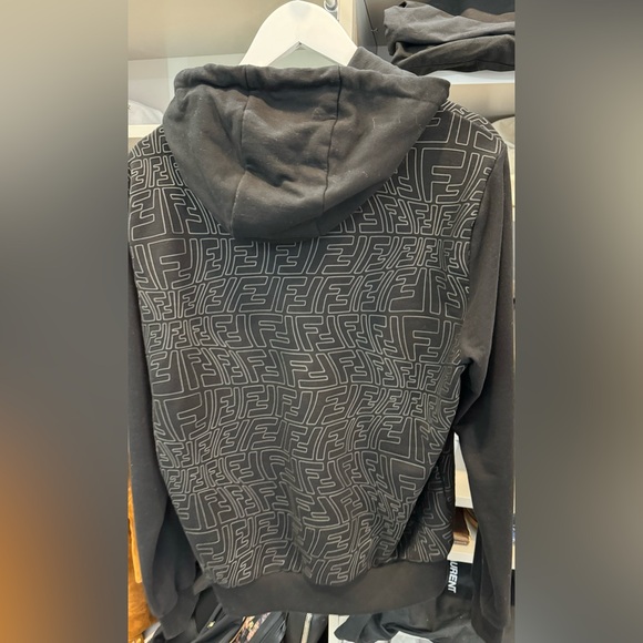 Men’s Fendi sweatshirt - Picture 2 of 3